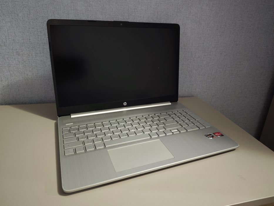 Ігровий ноутбук HP-15s Ryzen 7 5700U 16gb/512gb Vega 7 8gb підсвітка