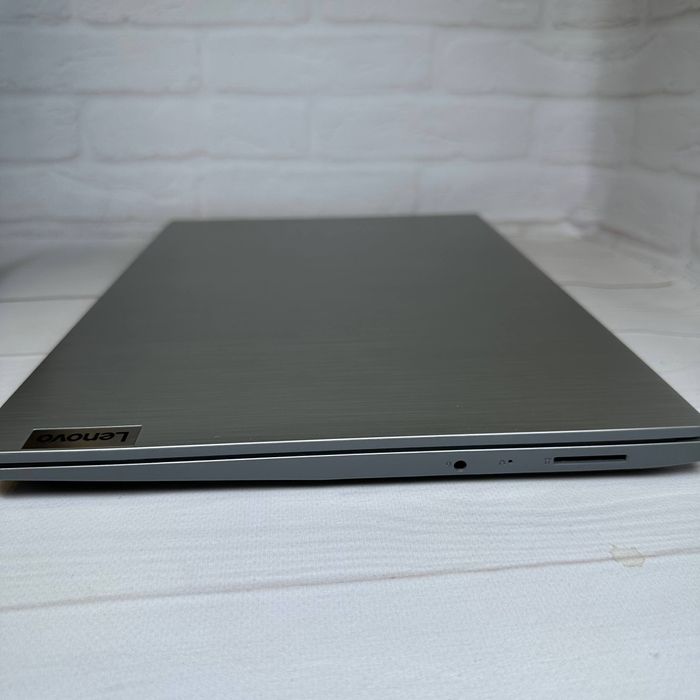 Продам ноутбук Lenovo Ideapad 3| Ryzen 3 3250U| SSD M2 256Gb| DDR3 4Gb