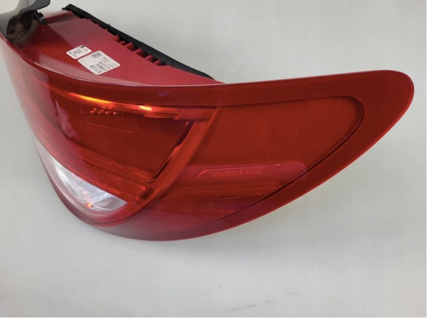 lampa prawy tył prawa tylna MERCEDES CLA C117 W117