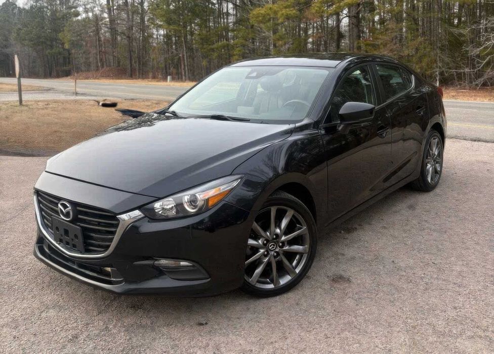 Mazda 3 Touring      2018