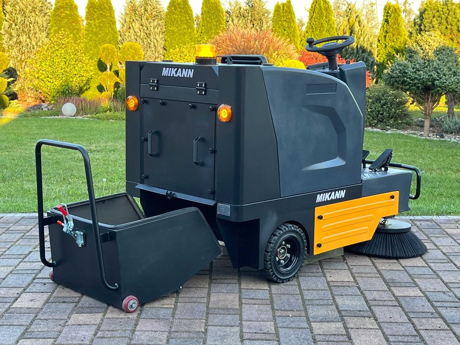 Zamiatarka samojezdna Mikann ME135, Karcher, Hako , Japan Trak