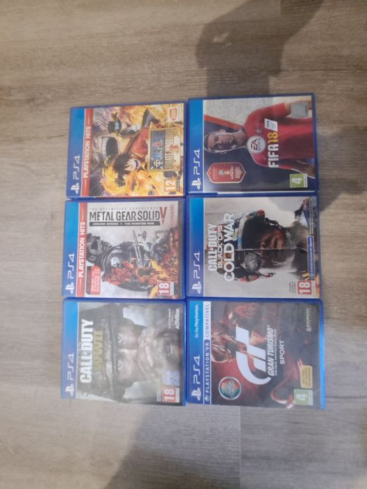 Ps4 com comando e 6 jogos