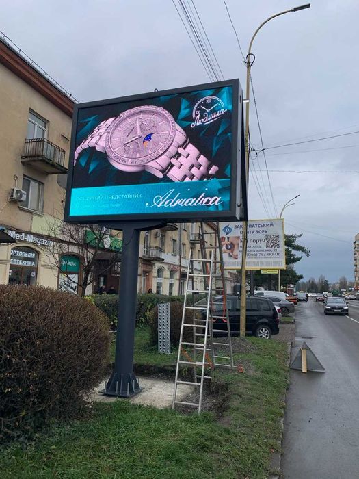 Не купуйте LED-екран. Купуйте конструкцію, що працює 15 років
