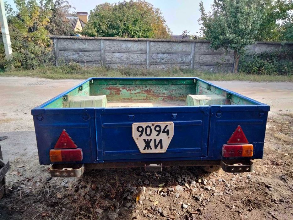 Причіп автомобільний