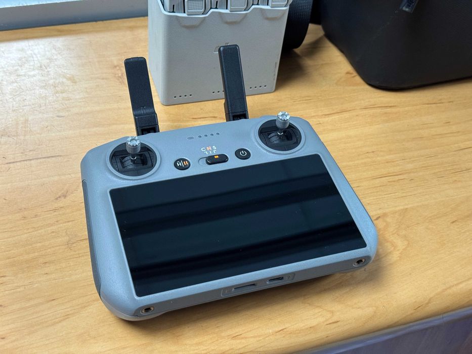 Dron DJI Mini 4 Pro Fly More Combo +kontroler RC2