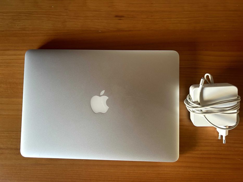 MacBook Pro Retina 13” Mid 2014 — i5, 8GB RAM, 256GB SSD, caixa e carregador