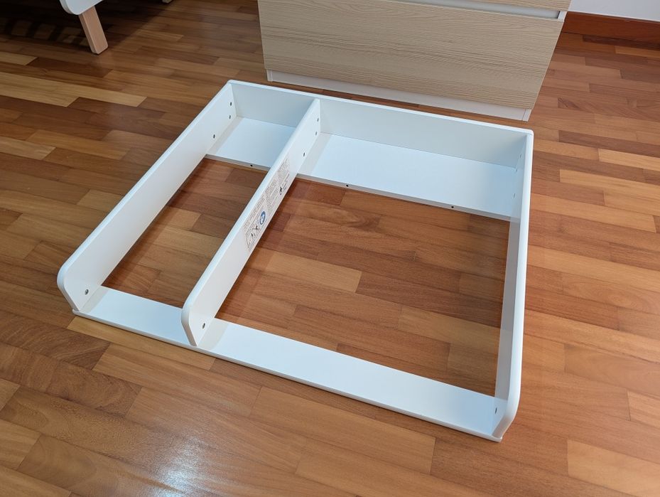 Cómoda modular com muda-fraldas