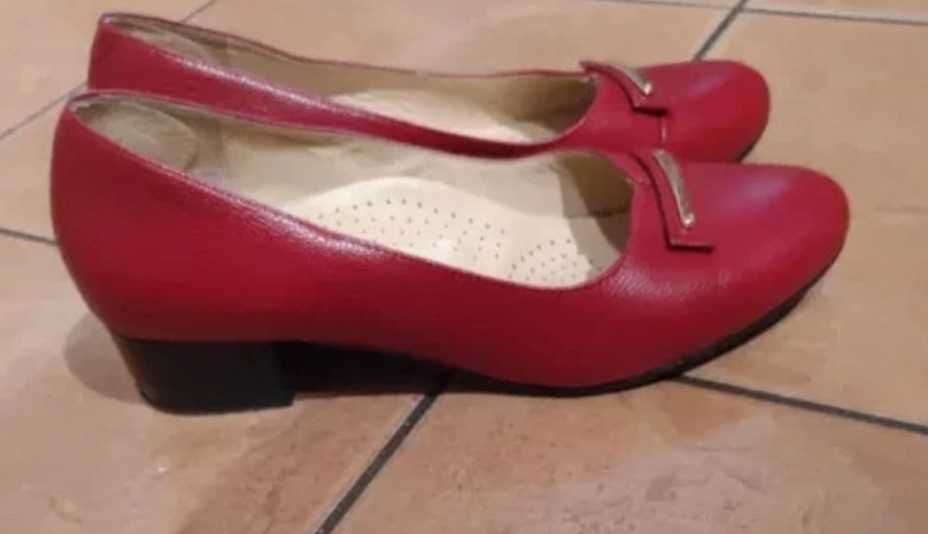 Buty na małym obcasie / czółenka - czerwone