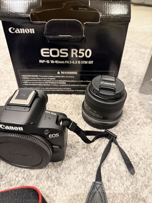 Canon EOS R50 lente RF-S 18-45mm