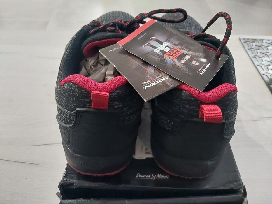 Nowe buty robocze redbrick