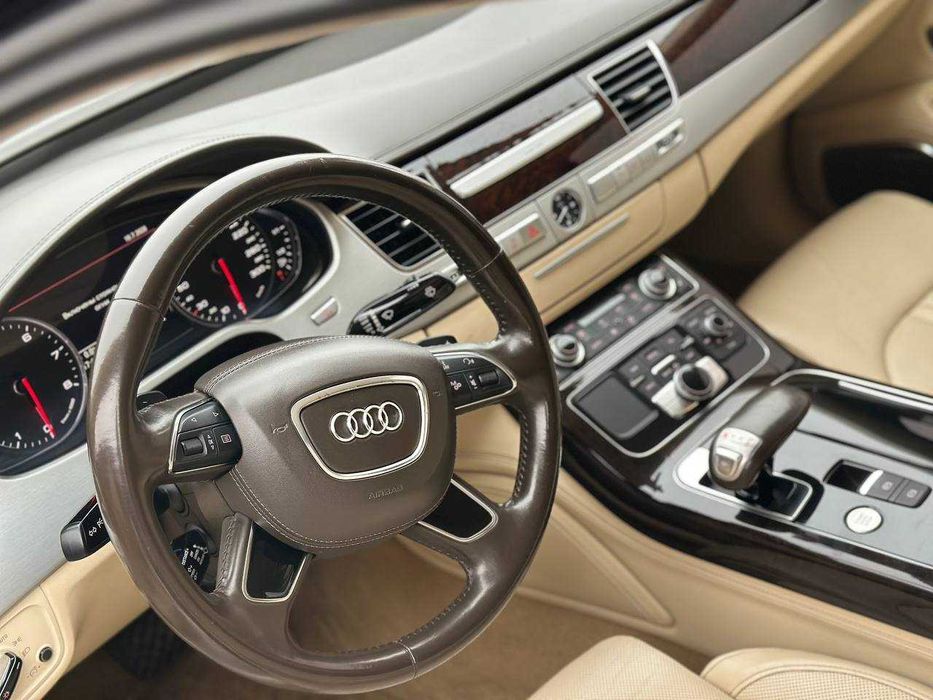 Audi A8 L  2012 6.3 бензин  Quattro