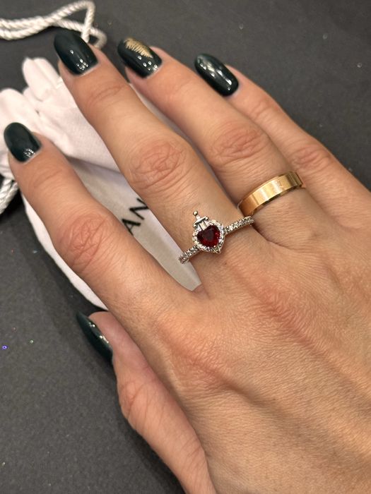 Каблучка Pandora червоне серце зла королева новинка від Пандори