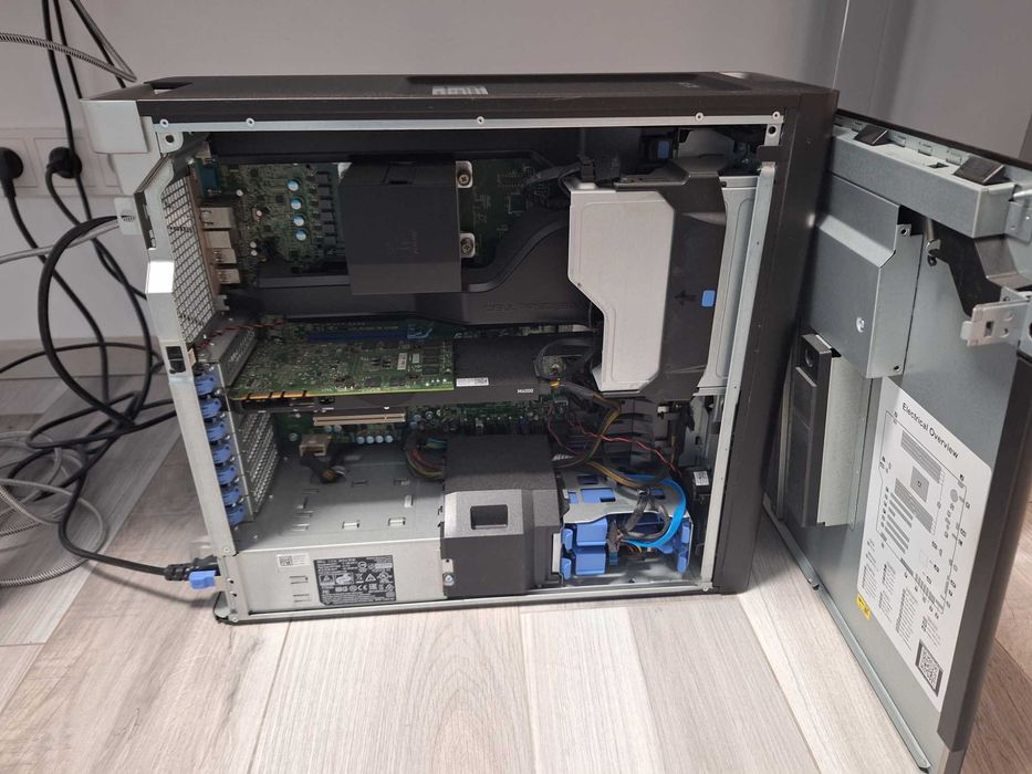 Stacjonarny komputer Dell Precision Tower 5810  Windows 11