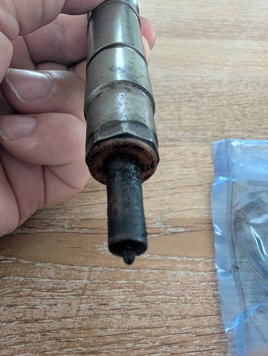 Wtryskiwacz 2.0 TDI 03L130277J Bosch - do regeneracji