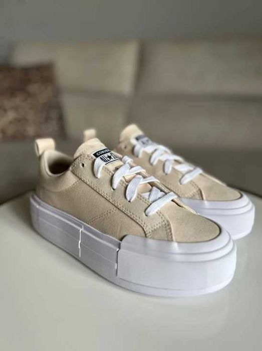 Nowe trampki na platformie Converse Ctas Cruise unisex 39 - 24,5 cm, beżowe