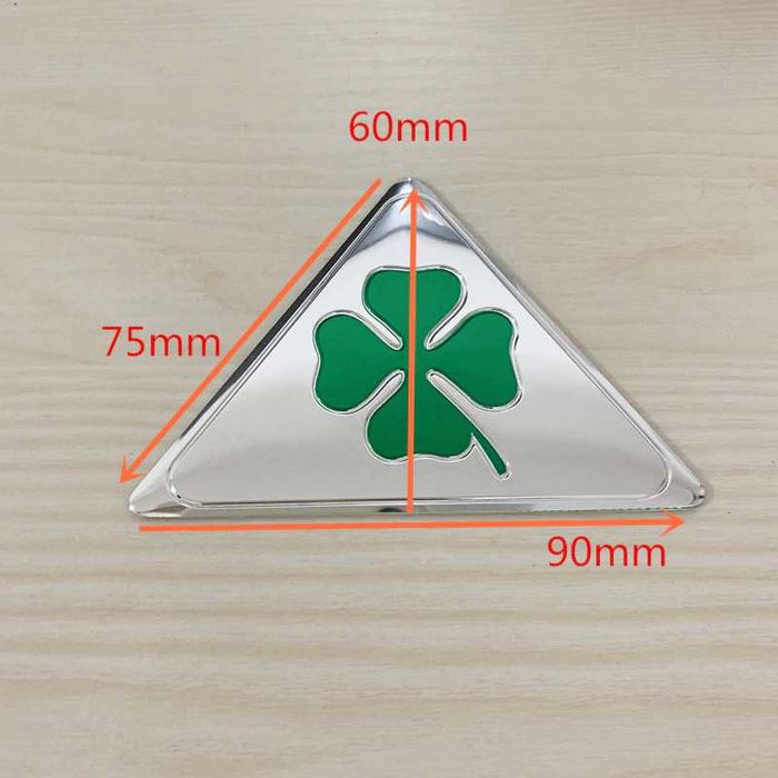 Emblemas Alfa Romeo Trevos Quadrifoglio Verde e centros de jante