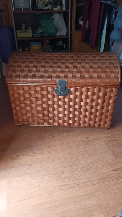 Baú em verga com 0,82x0,60m