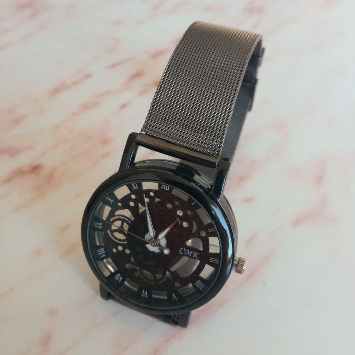 Часы - скелетоны, Наручные кварцевые часы