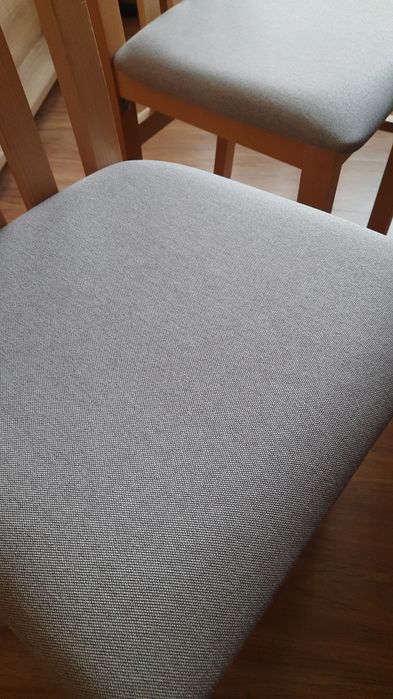 Stół do jadalni plus 4 krzesła