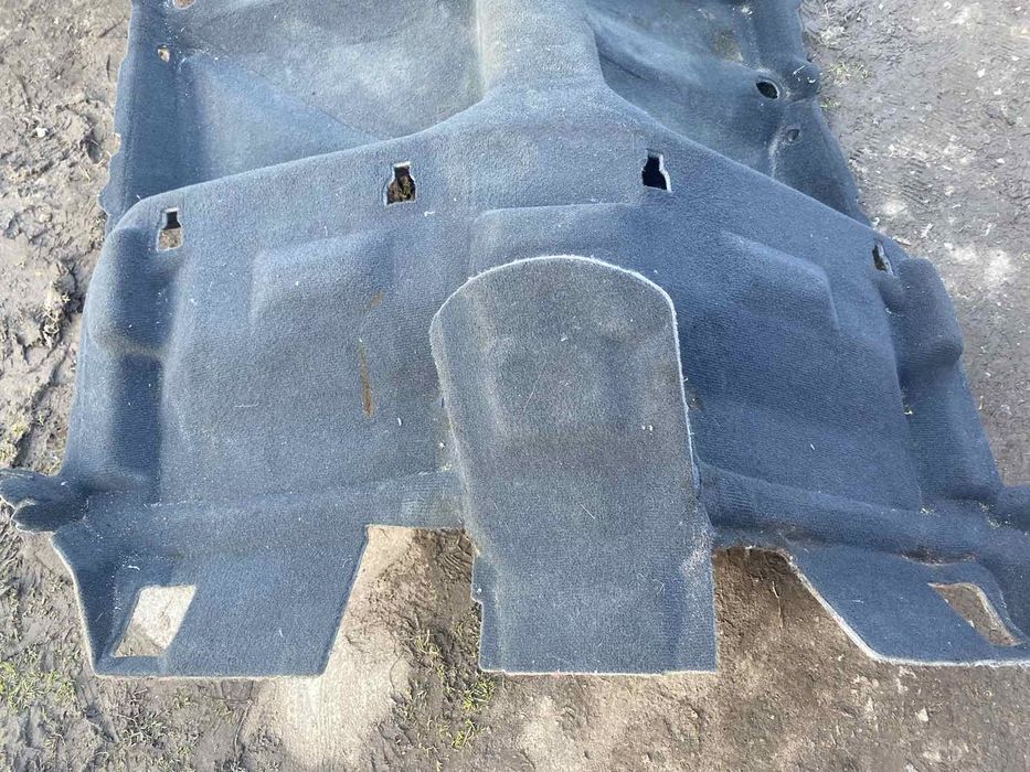 Ковролін обшивка пола тойота авенсіс т25 універсал оббивка на підлогу