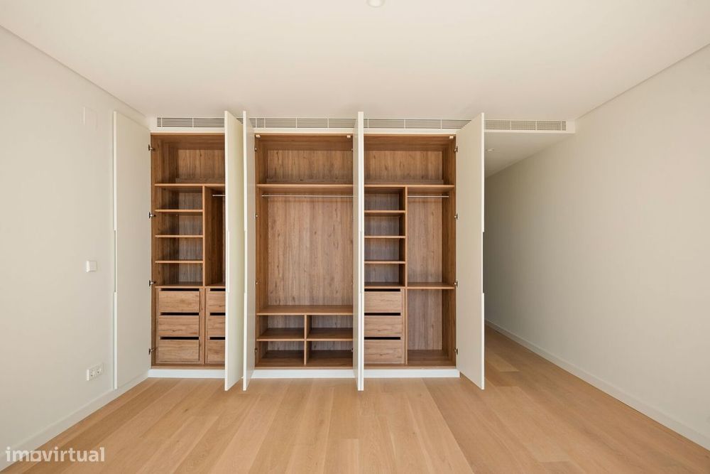 Apartamento T4 + 1 com piscina, Nova Campolide, Lisboa