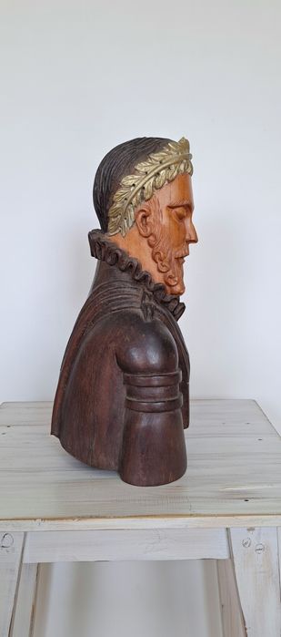 Busto Artesanal de Camões – Madeira Maciça, Década de 1970