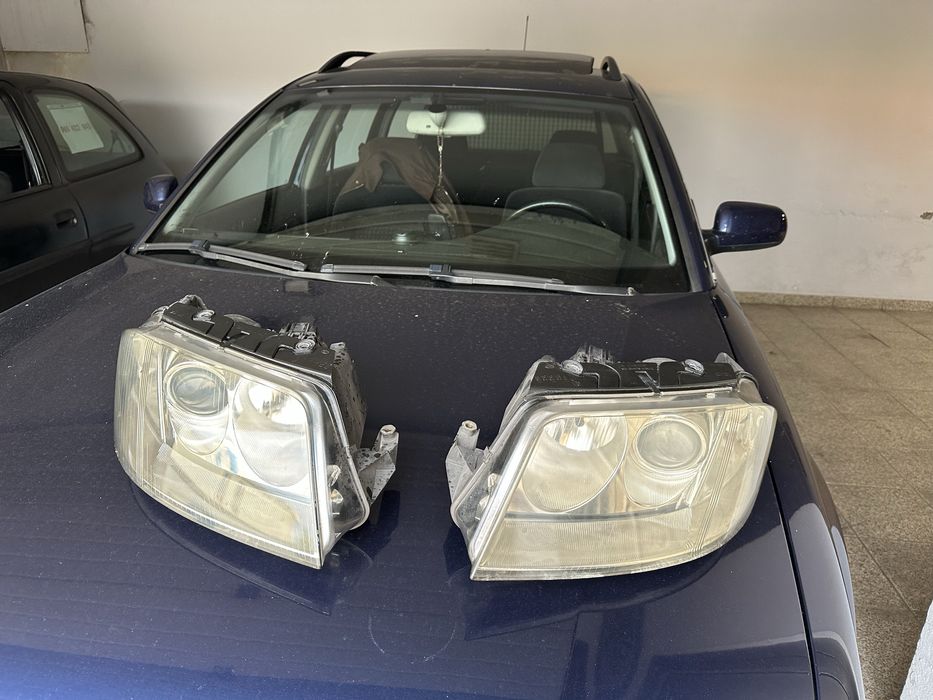 Oticas/farol dianteiras oroginais VW PASSAT B5 2002