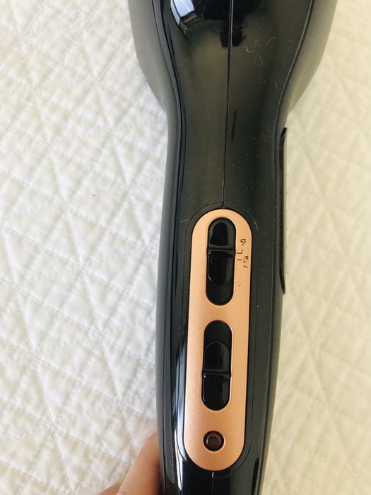 Modelador de caracóis “Rowenta So Curls”.