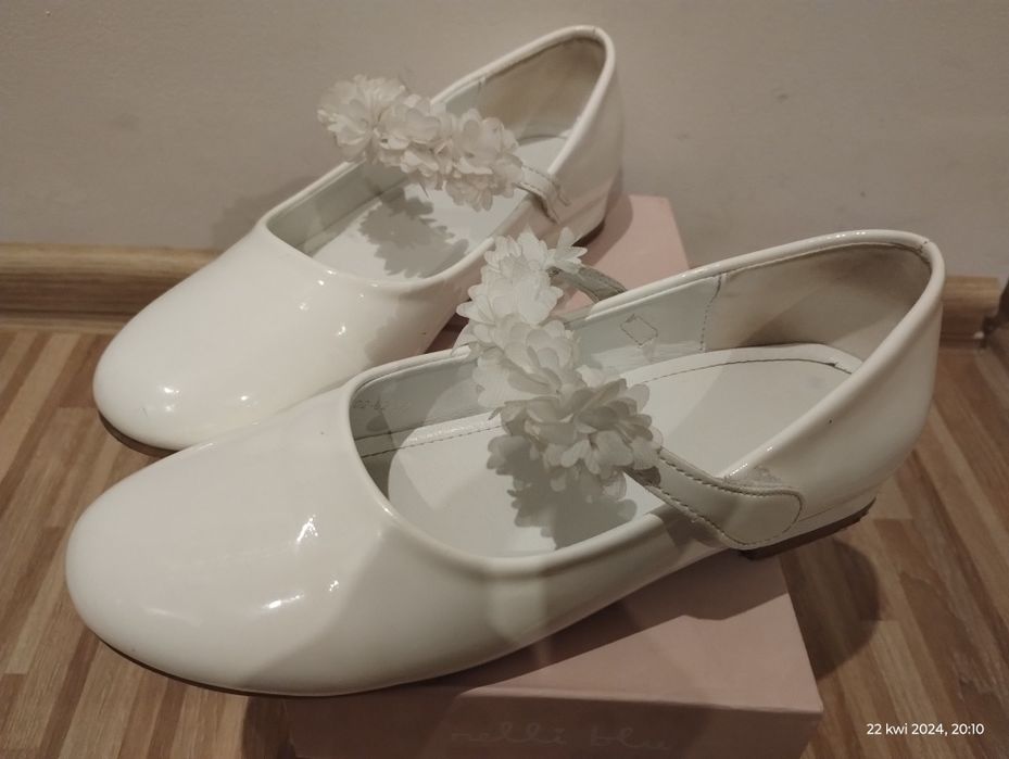 Buty dziewczęce na komunię