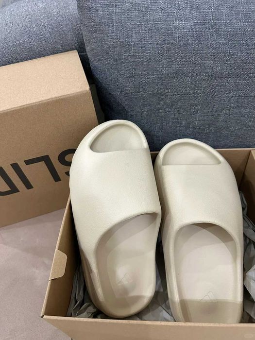 adidas_Yeezy_Slide_Bone  r. 39
