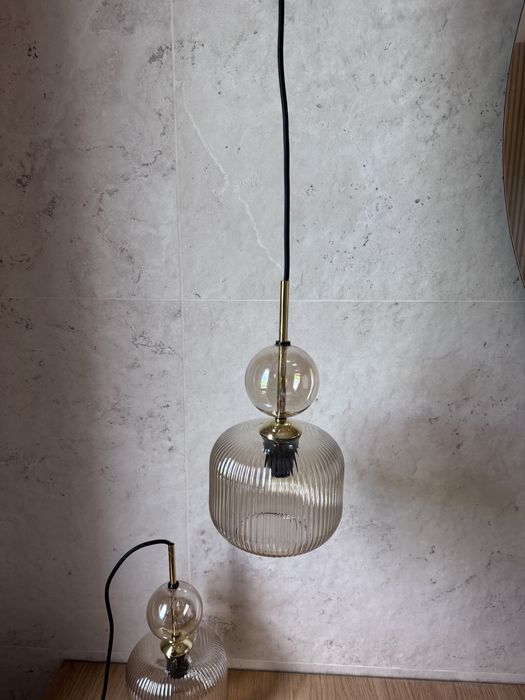 Lampy wiszące ryflowane