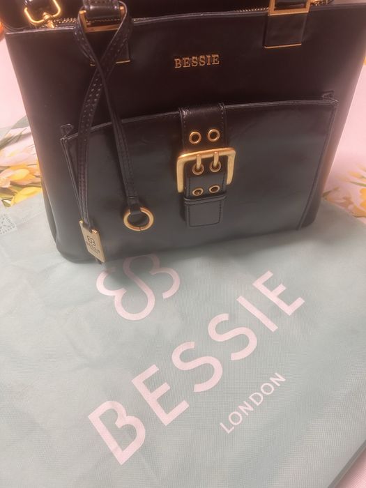 Nowa torebka BESSIE London – elegancka czarna ze złotymi dodatkami