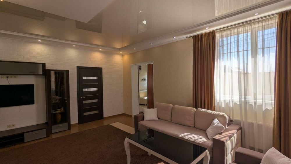 Продам Отдельный дом в Червоном Хуторе ул Кодымская221-717)