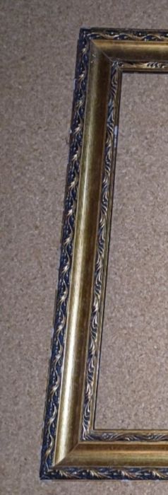 Moldura/ quadro dourado, trabalhado.(60cmx72cm)