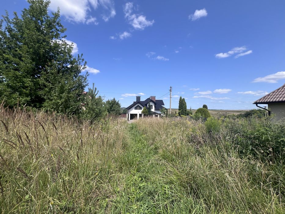 Продаж землі під житлову забудову в Підгородньому