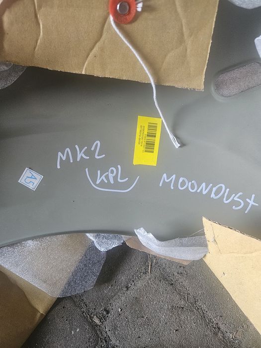 Błotnik prawy przód Ford Focus mk2