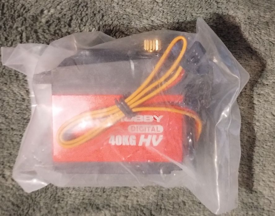 RC 1/5 arrma serwo.
