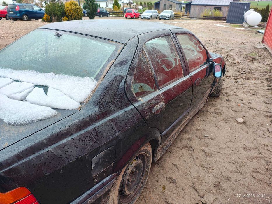 BMW e36 1995 sedan 1.8