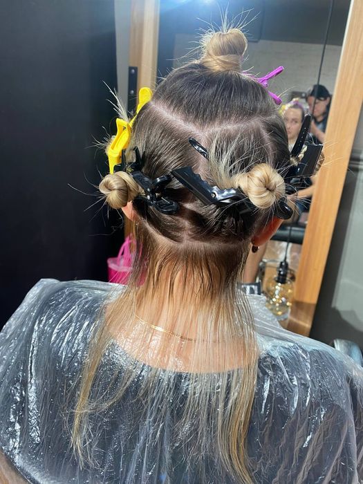 Фарбування волосся Airtooch