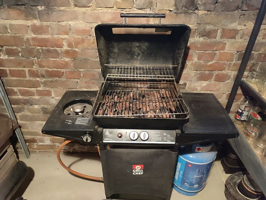 Grill gazowy Landman z kamieniami lawy