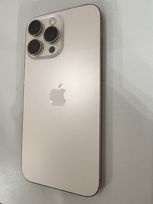 iPhone 16 Pro Max 256 GB  Desert Titanium  bateria 94%