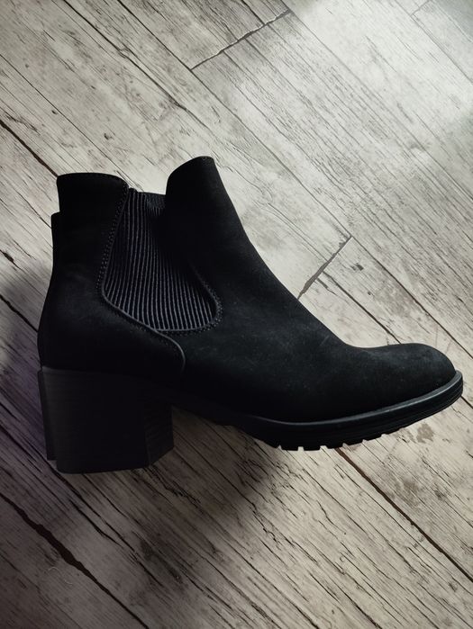 Nowe Czarne botki Anna Field 37, 23,5cm obcas 5,5cm 
Buty mają gumkę w