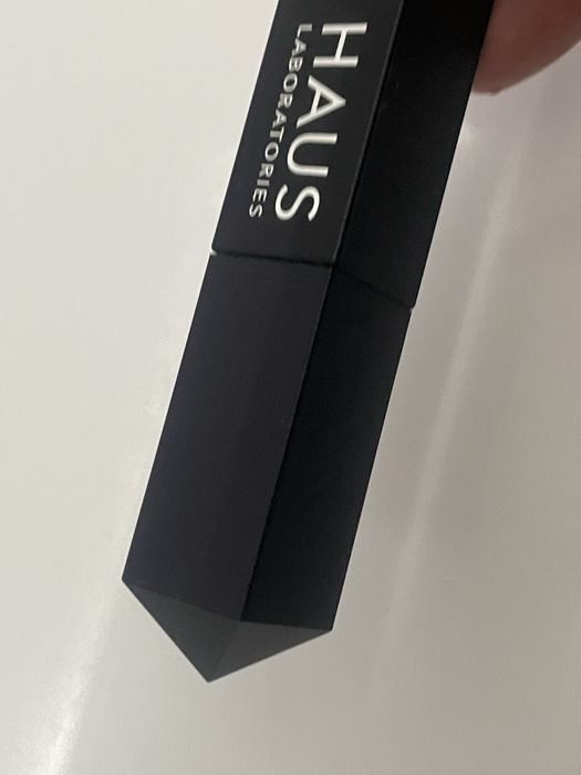 Pomadka płynna do ust Haus Laboratories