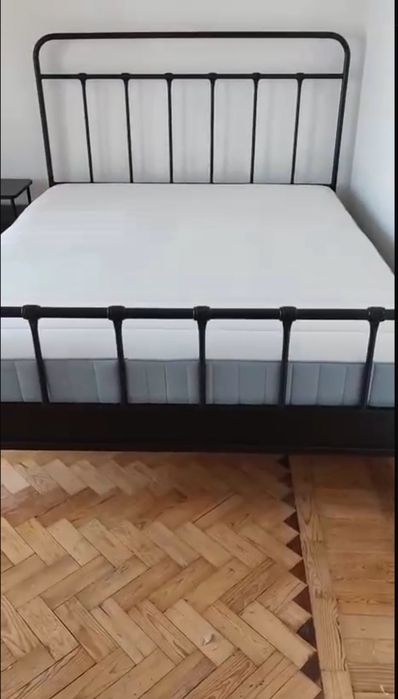 Aluga-se quarto