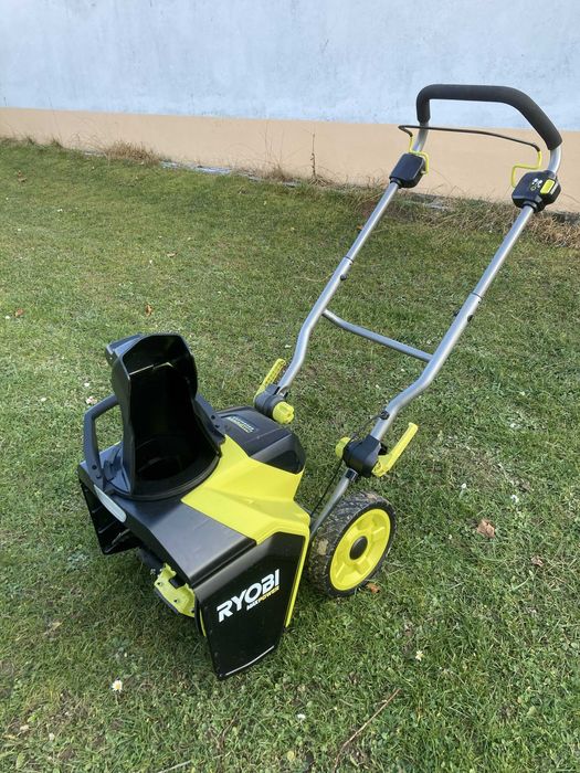 Odśnieżarka akumulatorowa RYOBI 45 cm 36V (z akumulatorem i ładowarką)