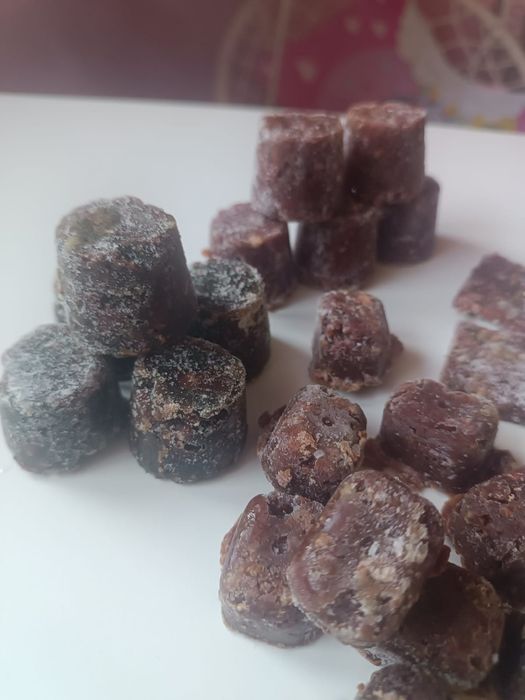 Hodowla Glonek. Mrożonki własne dla ryb. Cena za 100g.