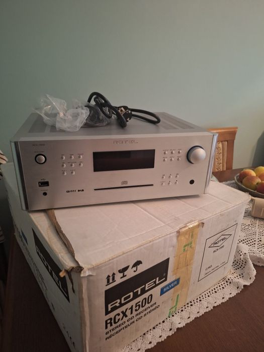 Rotel RCX-1500 | Amplituner Stereo z CD i Funkcjami Sieciowymi