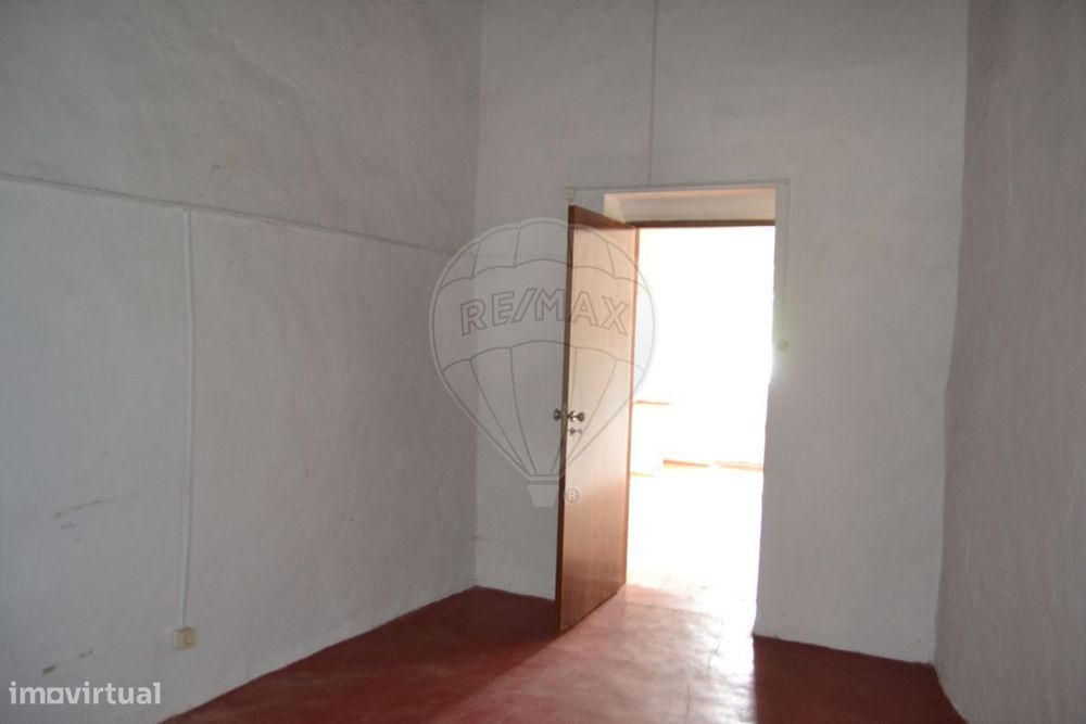 Moradia T5 para venda