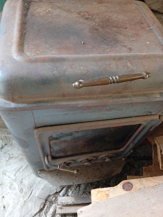 Vendo salamandra a lenha completa