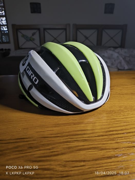 Capacete ciclismo giro